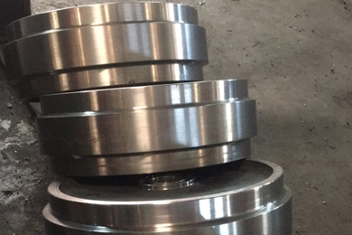 工程机械四轮一带大轮加工